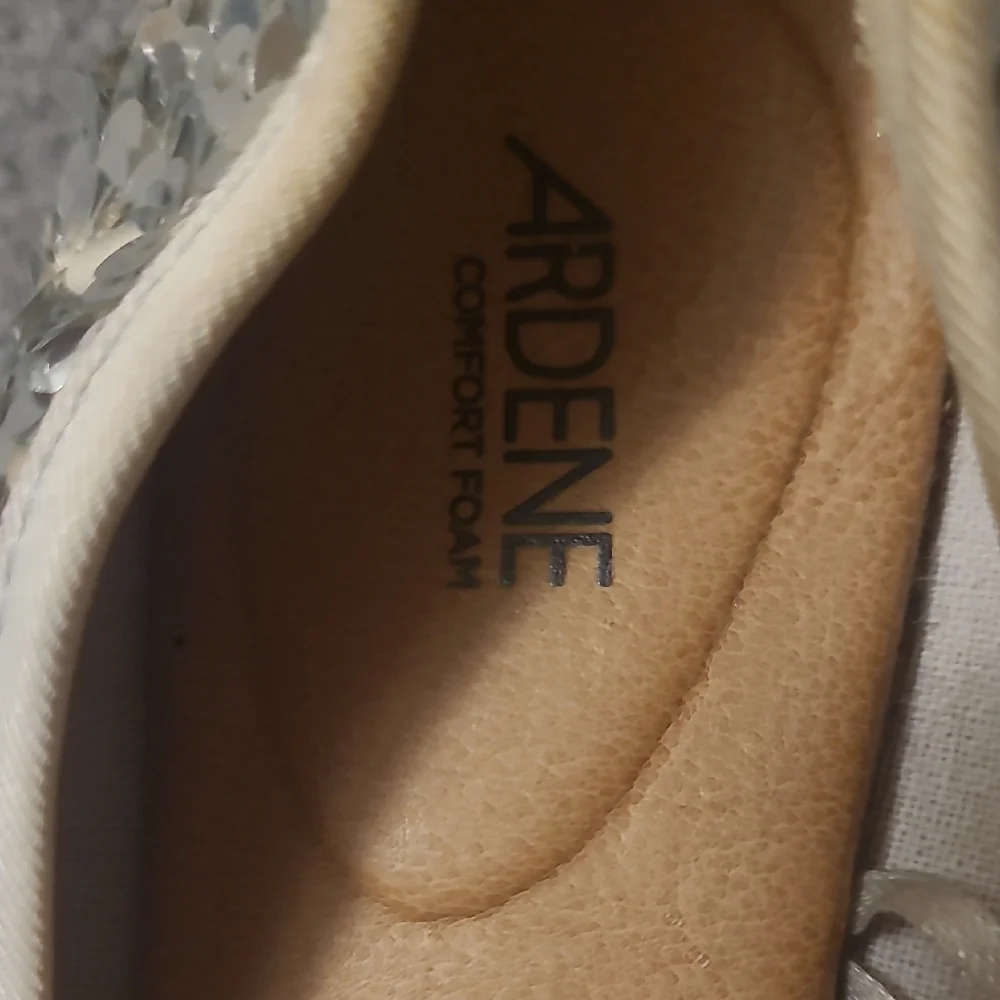 Ardene Glittering Silver Sequin Flats - Picture 2 of 5